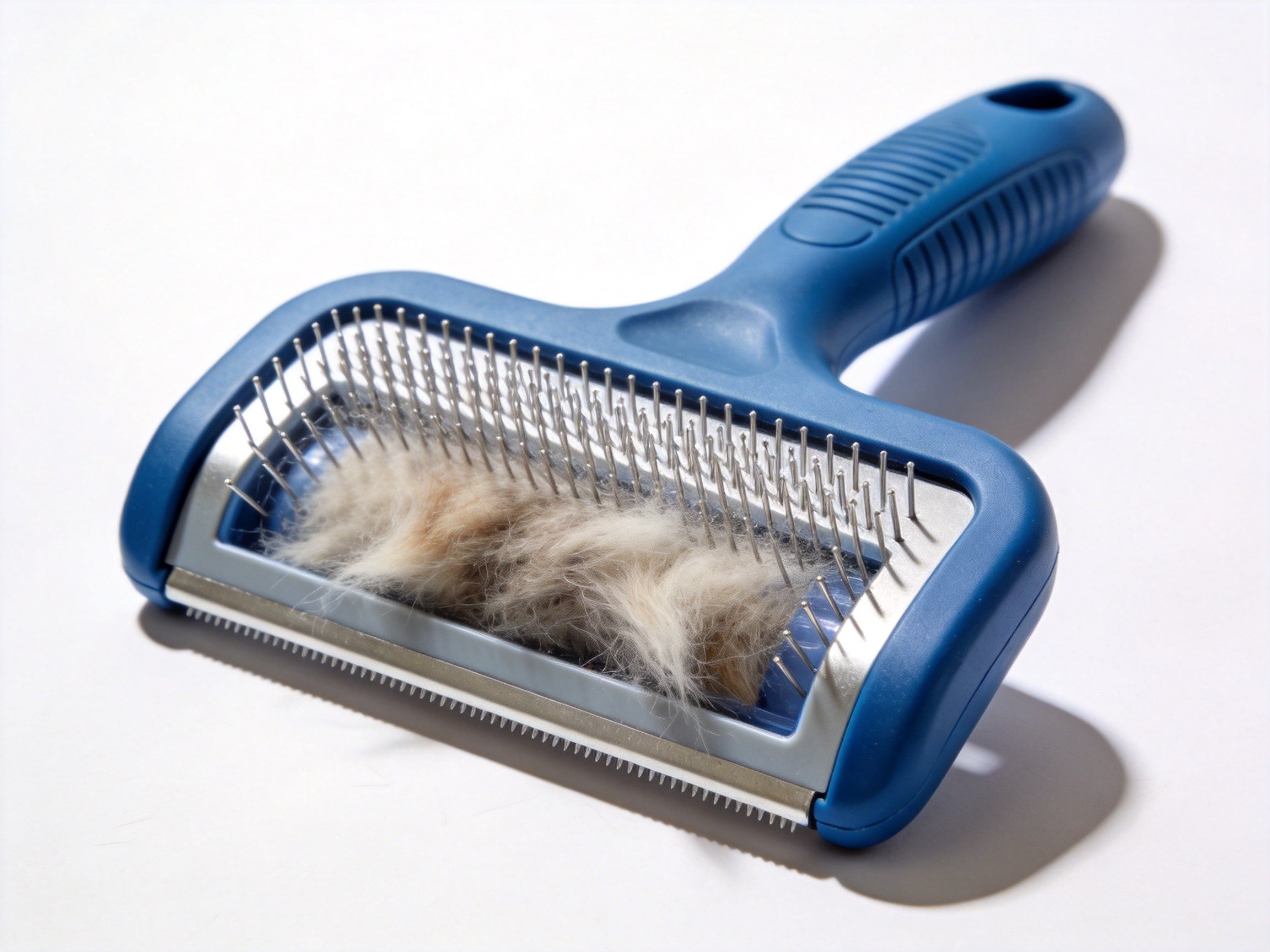 3-in-1 Hydrating Cat De-Shedding Comb